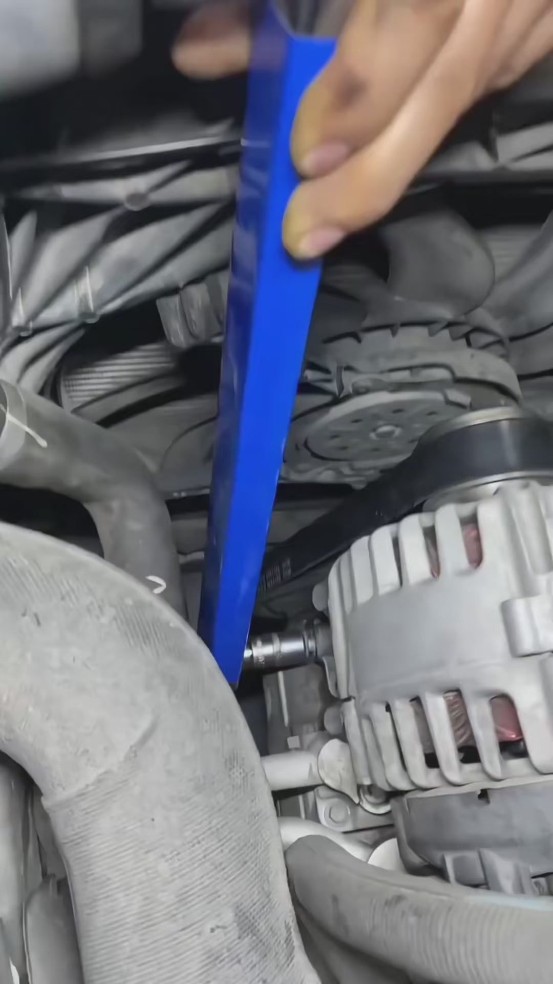 Clé à Molette PRO: Maîtrise et Confort pour Chaque Intervention